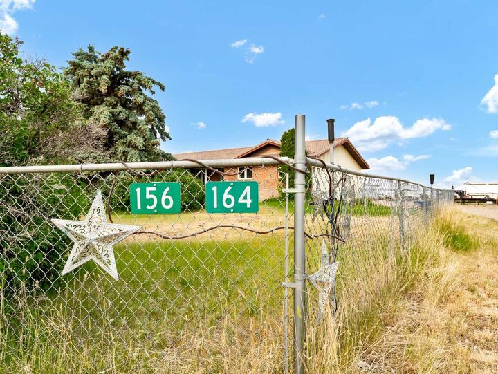 Property Photo:  156 &Amp 164 Charles Street  AB T1B 0K9 