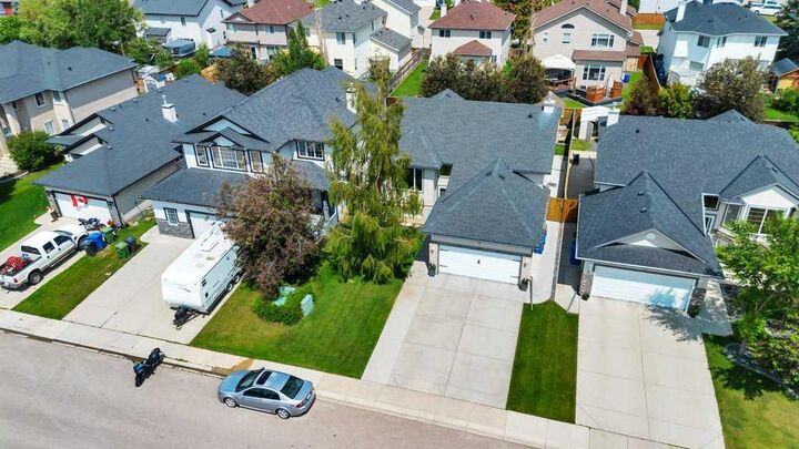 Property Photo: 133 Oakmere Point AB T1X 1M8