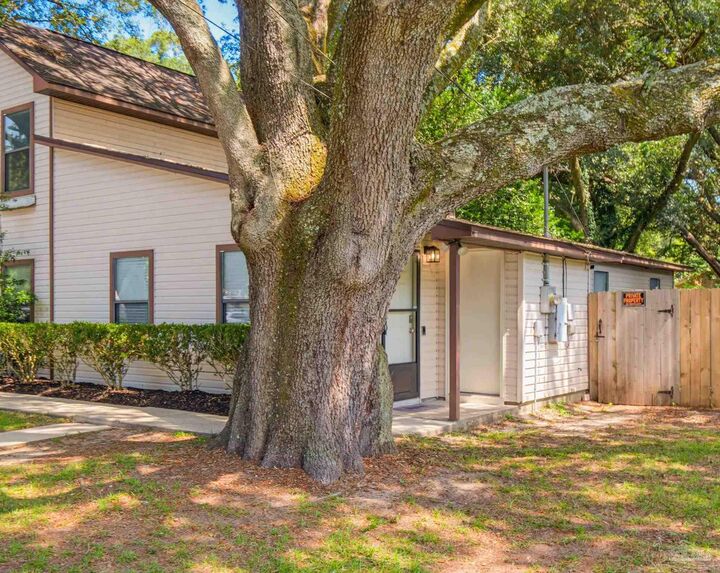 Property Photo: 5512 Woodsman Ct FL 32506