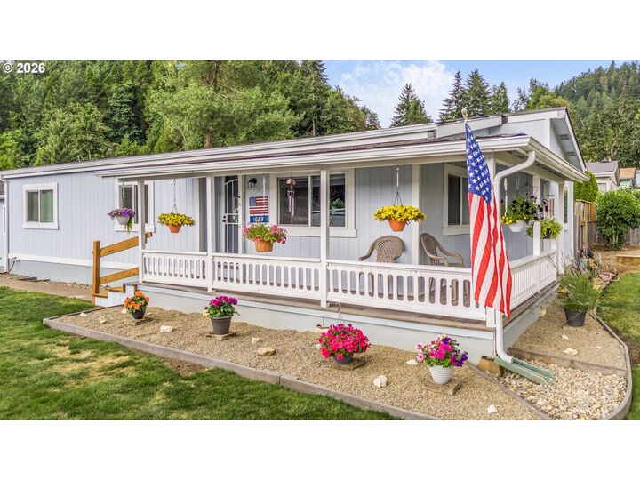 Property Photo:  1095 S 59th St  OR 97478 