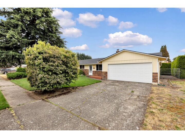 Property Photo:  5712 NE 62nd Ave  WA 98661 