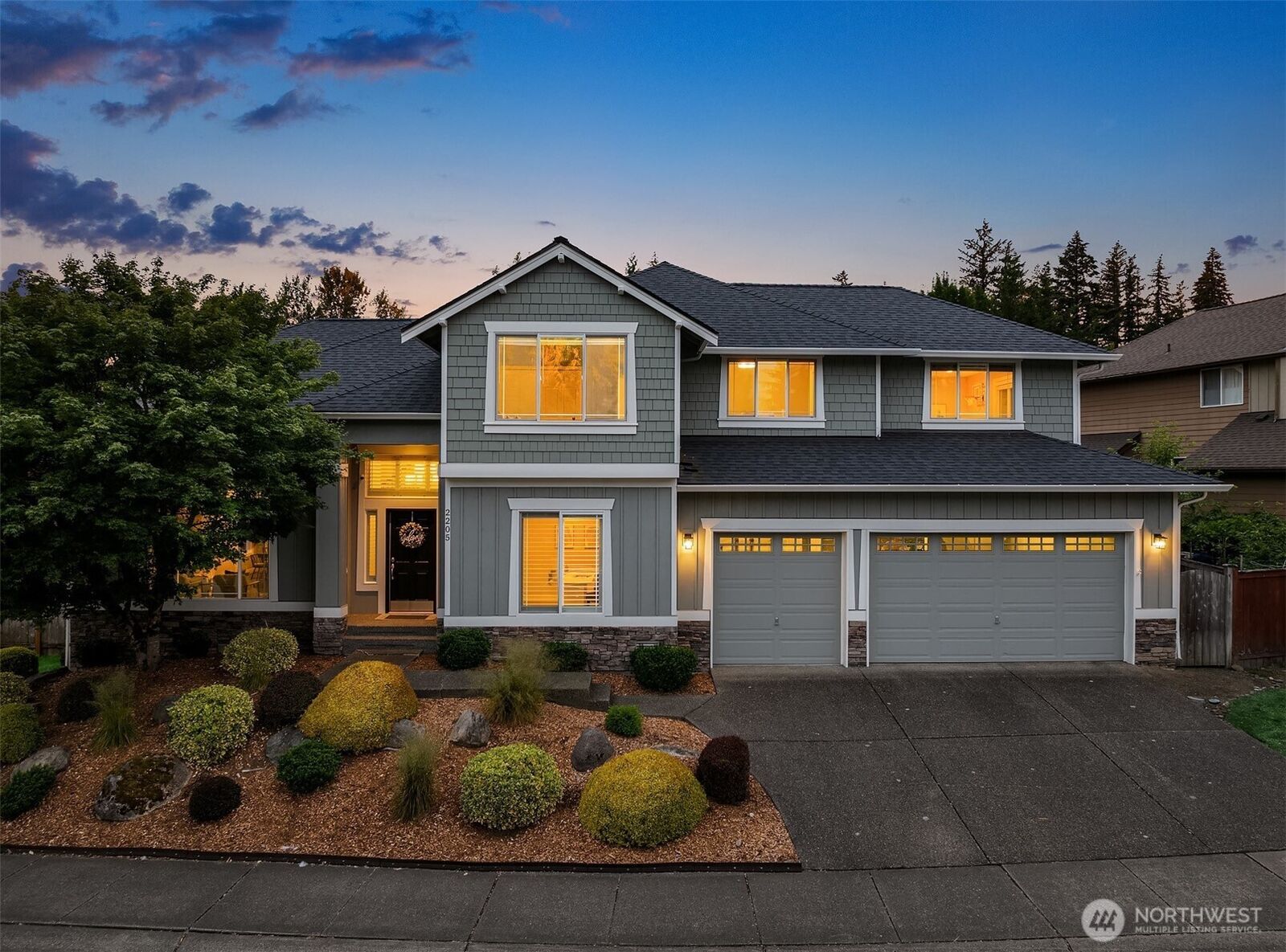 Property Photo:  2205  239th Place NE  WA 98074 