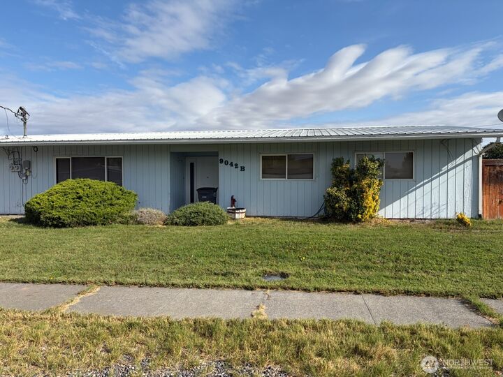 Property Photo:  9042  Forrestal Lane B  WA 98837 