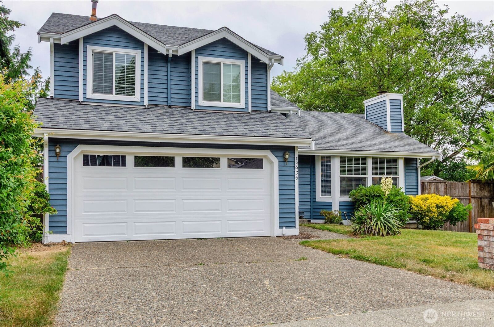 Property Photo: 13936 SE 158th Street WA 98058