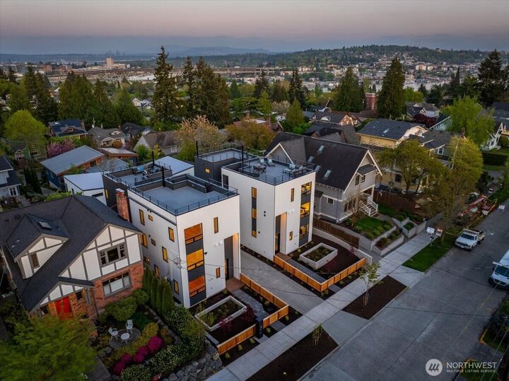 Property Photo: 4122 Burke Avenue N WA 98103
