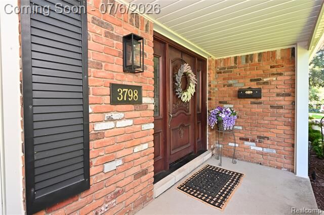 Property Photo:  3798 Ledge Drive  MI 48084 