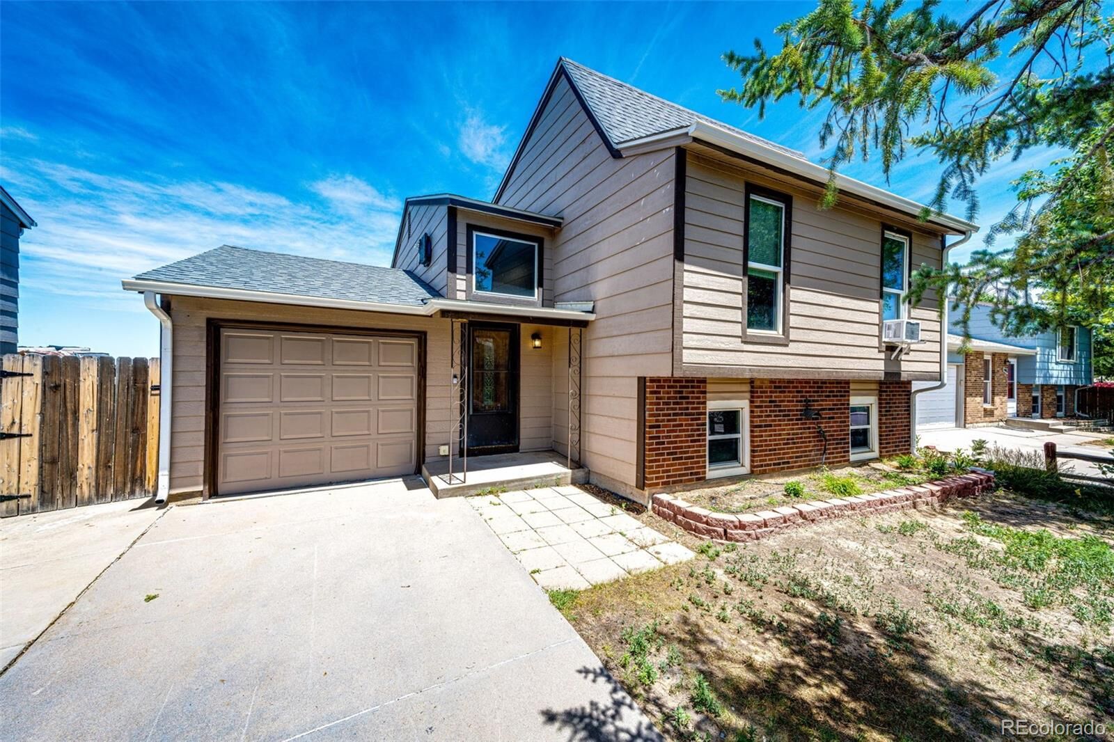Property Photo:  625 Madison Way  CO 80102 