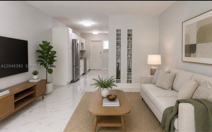 Property Photo: 636 Meridian Ave 4 FL 33139