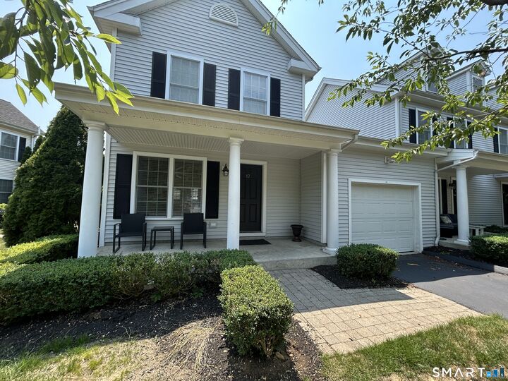 Property Photo:  12 West Sussex Place 12  CT 06443 