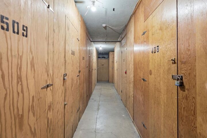 Property Photo: 704 W 6th Ave #301 WA 99204
