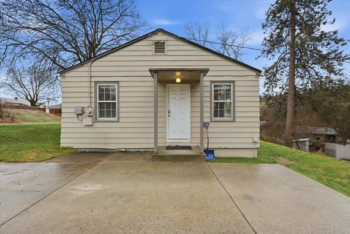 Property Photo:  3105 W Rosamond Ave  WA 99224 