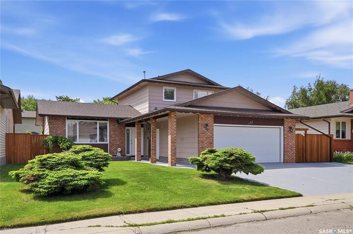 Property Photo: 131 Keeley Crescent SK S7J 4B3