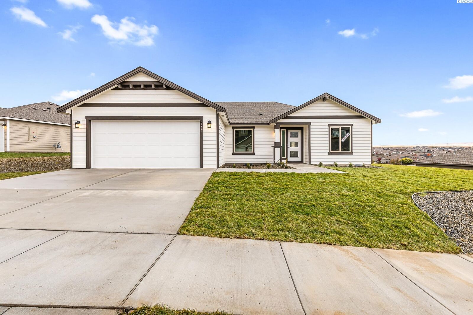 Property Photo:  6557 W 29th Ct  WA 99338 