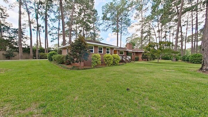 Property Photo:  300 Betty Street  GA 31792 