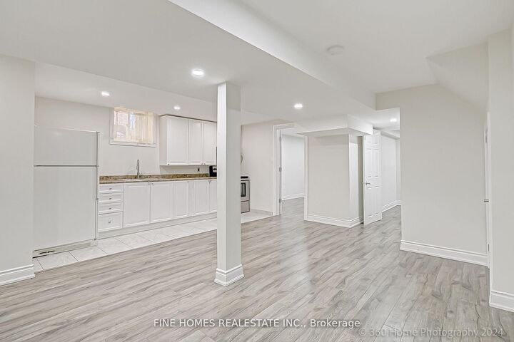 Photo de la propriété:  132 Purcell Crescent Lower  ON L6A 3C7 