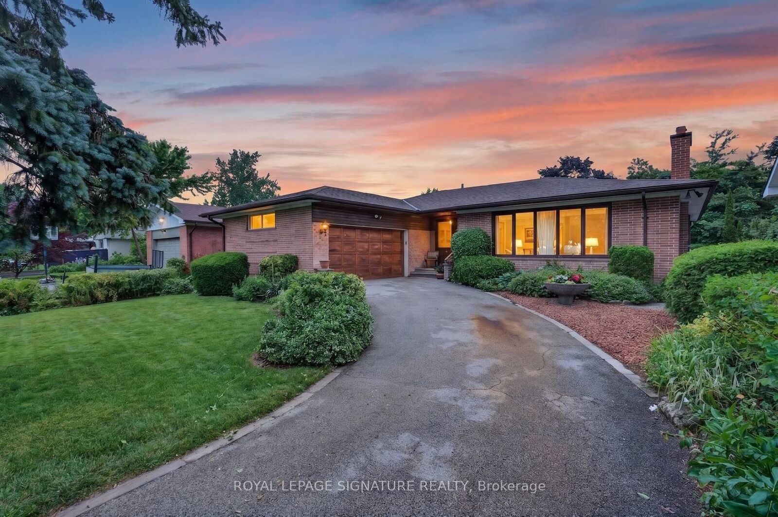 Property Photo: 11 Regency Square ON M1E 1N4