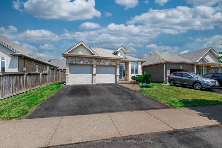Property Photo: 18 Willson Crossing Court ON L3E 0P8
