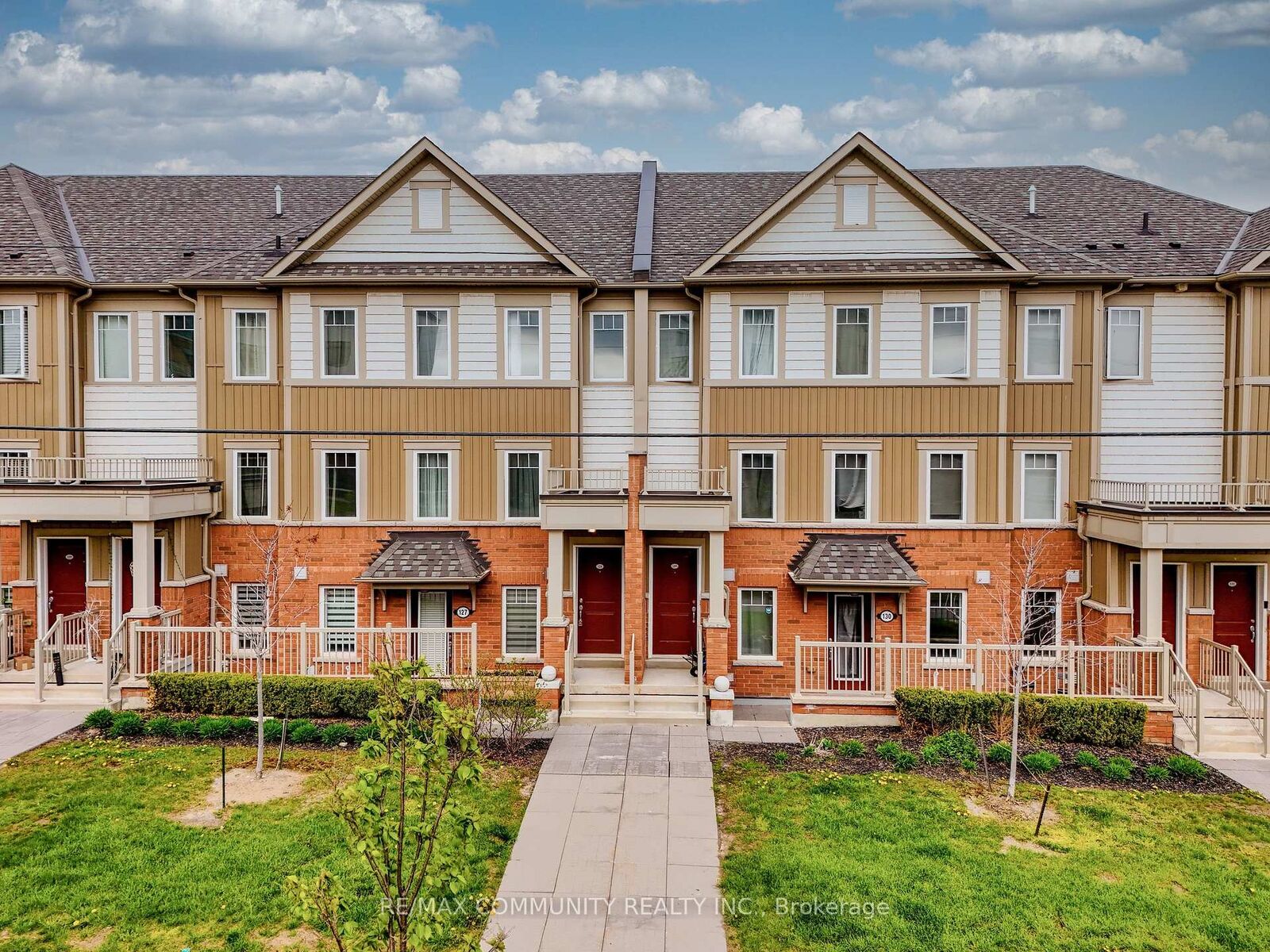 Property Photo:  2500 Hill Rise Court 128  ON L1L 0M6 
