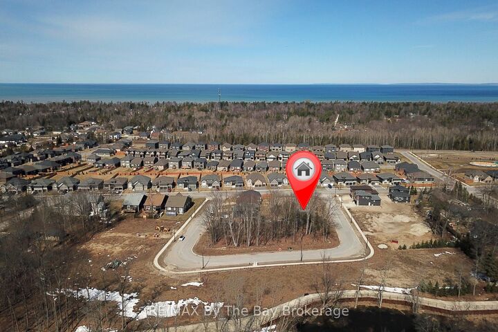 36 Joanne Crescent — photo 1