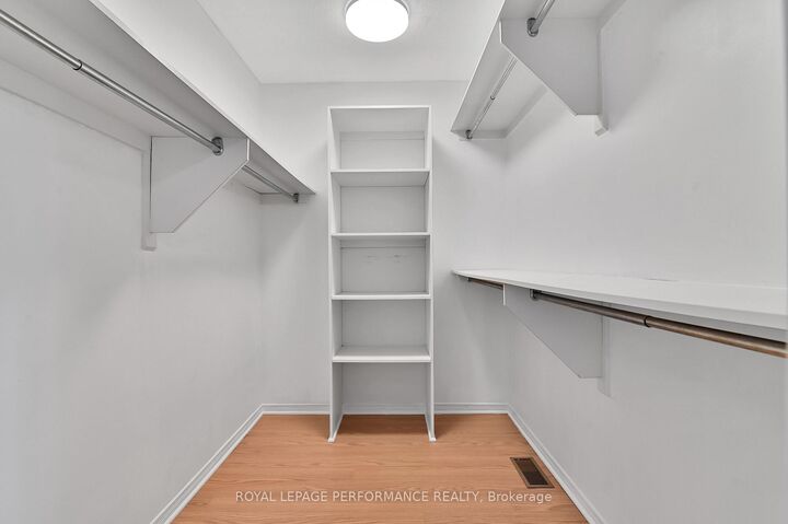 Property Photo:  6009 Pineglade Crescent  ON K1W 1G8 