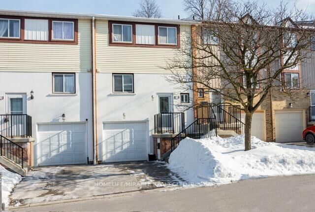 Property Photo: 70 Moregate Crescent 51 ON L6S 3K9