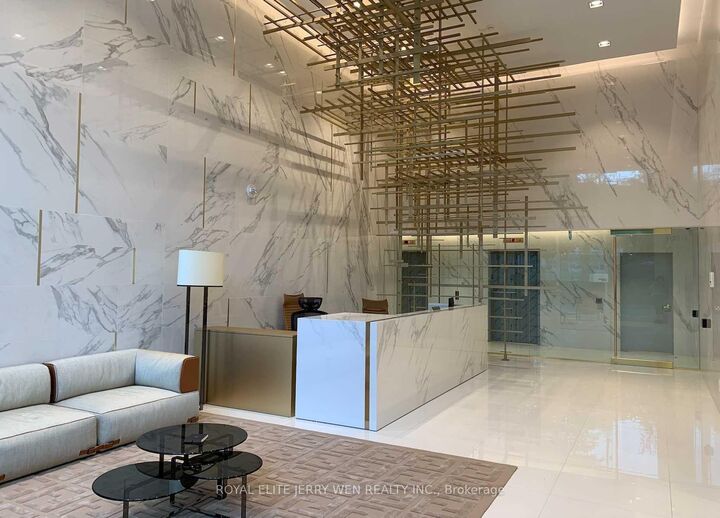 Property Photo:  85 Wood Street 809  ON M4Y 0E8 