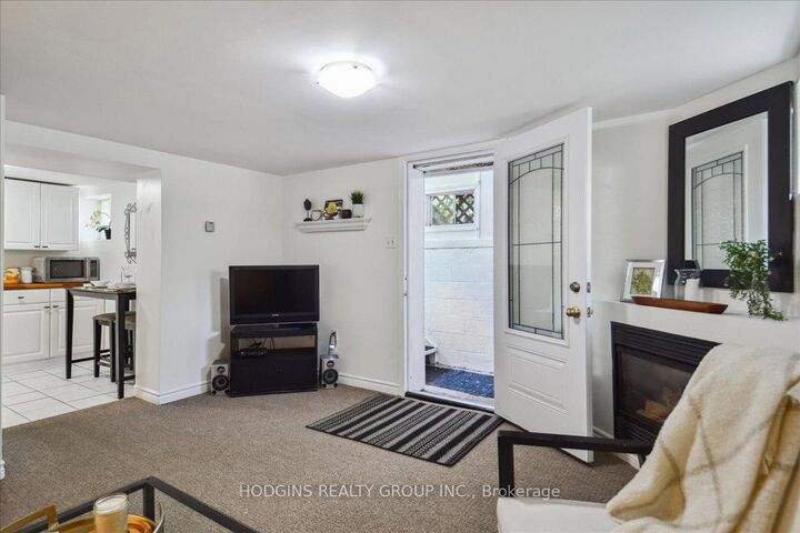 Property Photo:  65 Mineola Road E Lower  ON L5G 2E4 