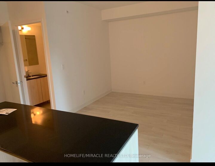 Property Photo:  31 Tippett Road 335  ON M3H 0C8 