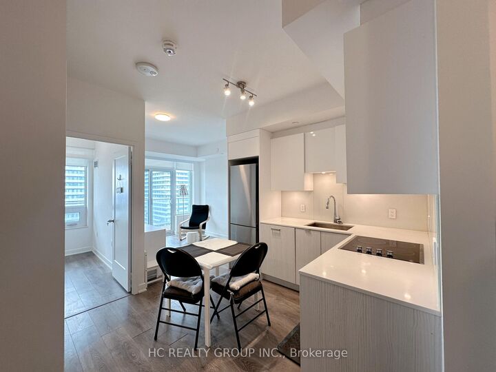 Property Photo:  195 Redpath Avenue 2906  ON M4P 0E4 