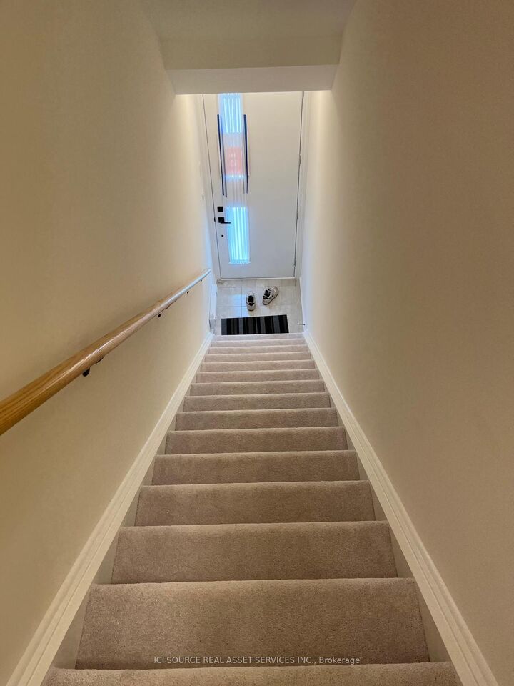 Property Photo:  70 Knotsberry Circle 55  ON L6Y 6G1 