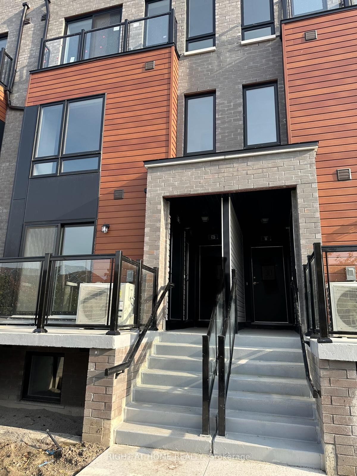 Property Photo:  245 McLevin Avenue 12  ON M1B 1E7 