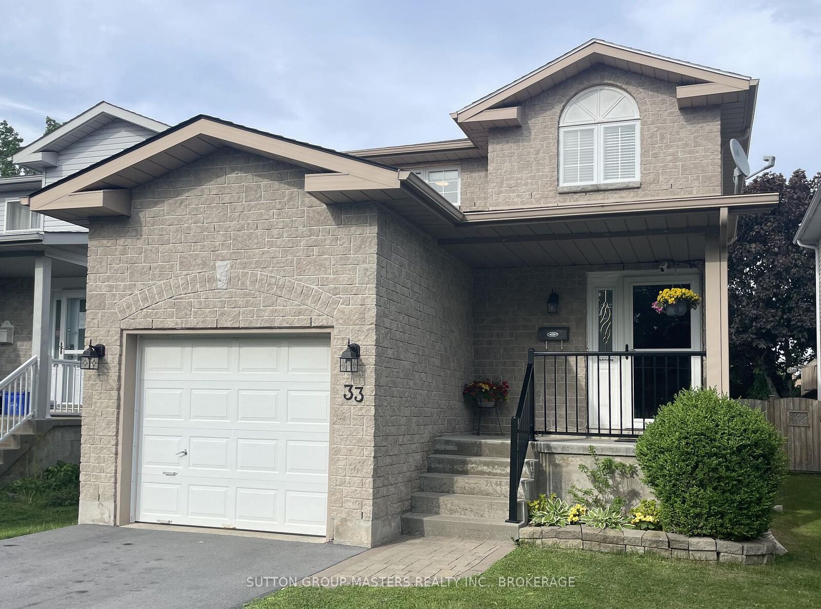 Property Photo:  33 Clifford Street  ON K7N 1Y6 