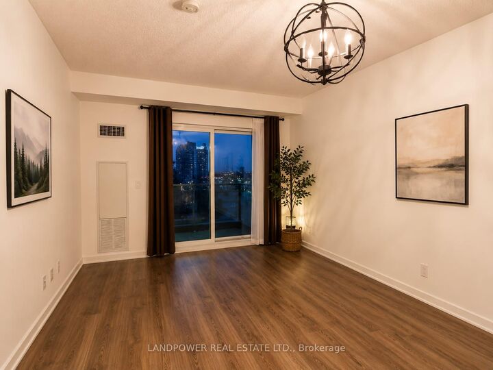 Photo de la propriété:  56 Forest Manor Road 2310  ON M2J 1M1 