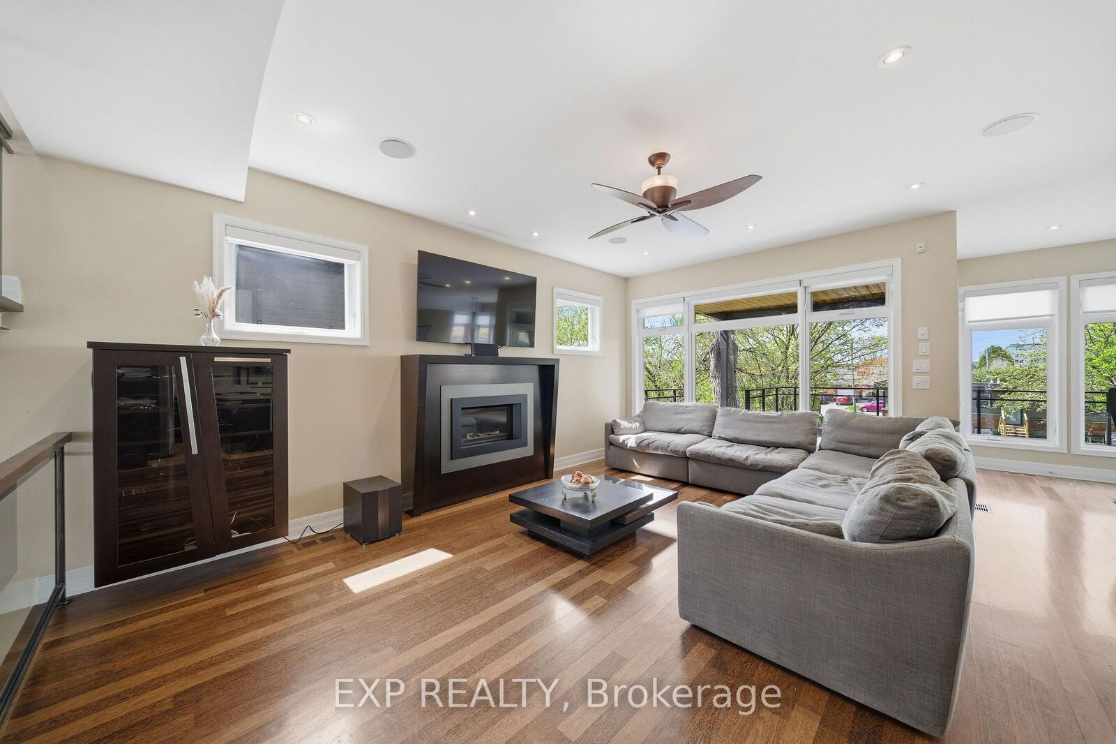 Property Photo:  1356 Louis Lane  ON K1B 3N5 