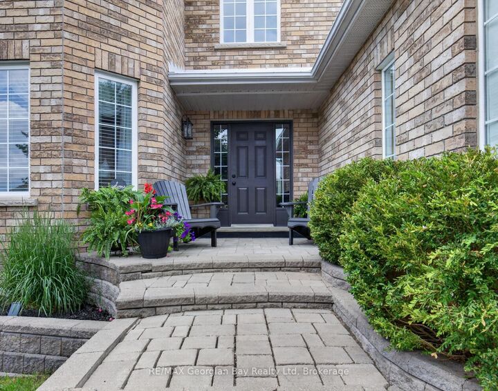 Property Photo: 400 Keller Drive ON L4R 0A7