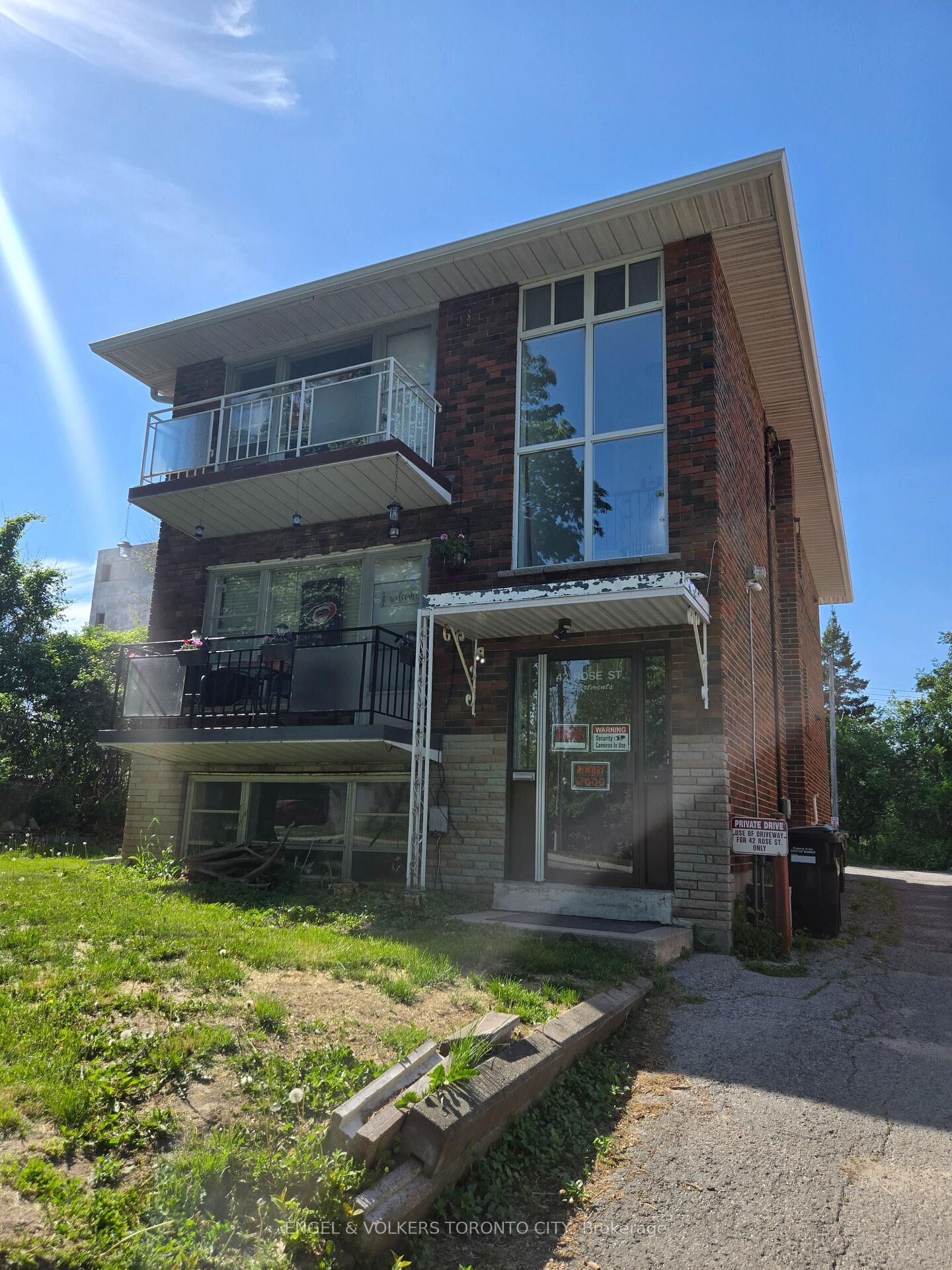 Photo de la propriété:  42 Rose Street 1  ON L4N 2T2 