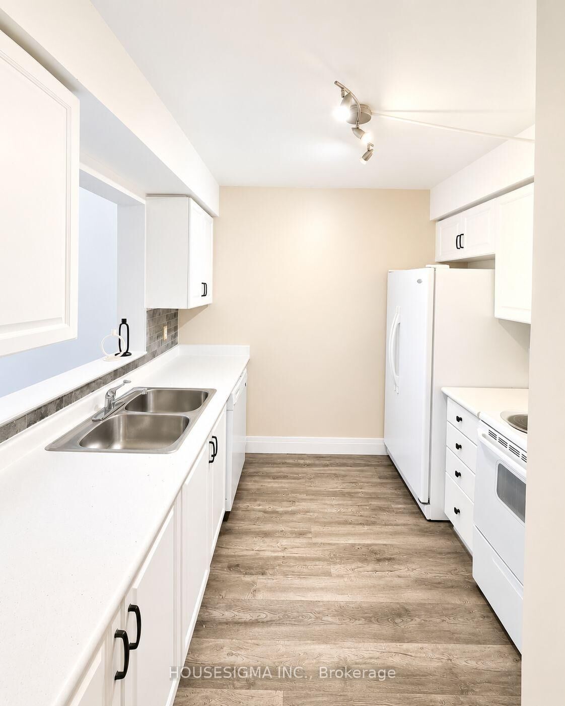 Property Photo:  5418 Yonge Street 915  ON M2N 6X4 