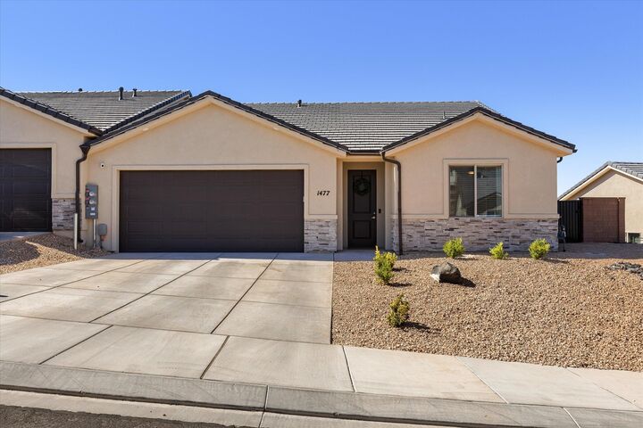 Property Photo:  1477 W 470 N  UT 84737 
