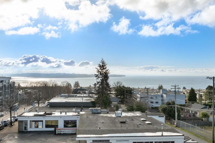 Property Photo: 1441 Johnston Road 408 BC V4B 3Z4