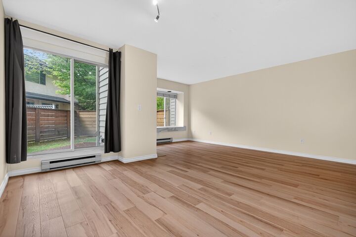 Property Photo:  7611 Moffatt Road 8  BC V6Y 1X9 