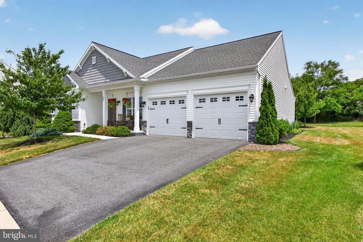Property Photo: 27 Finch Dr PA 17003