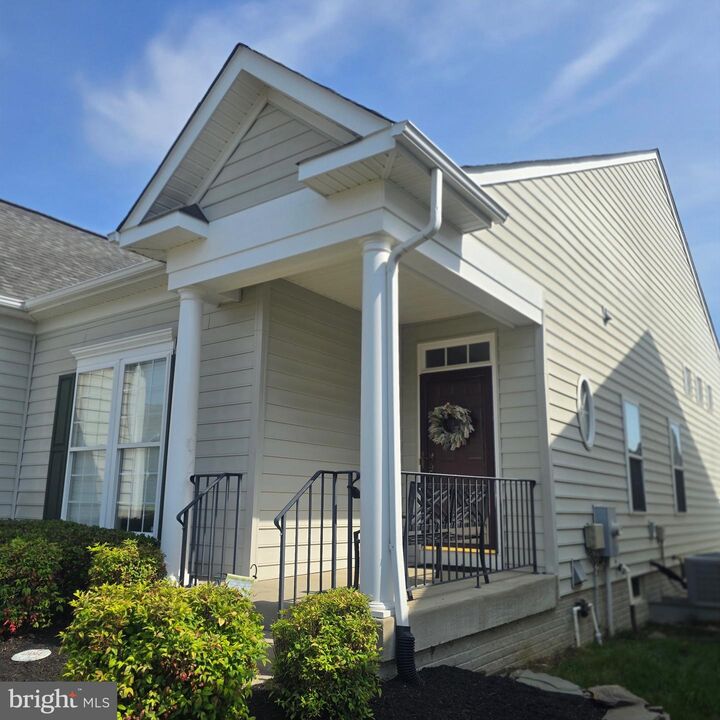 Property Photo:  5427 E Rich Mountain Way  VA 22407 