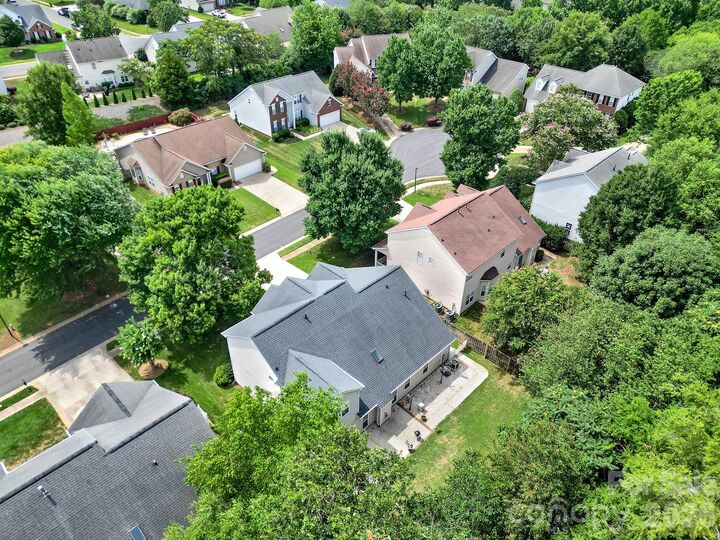 Property Photo: 10918 Chamberlain Hall Court NC 28277