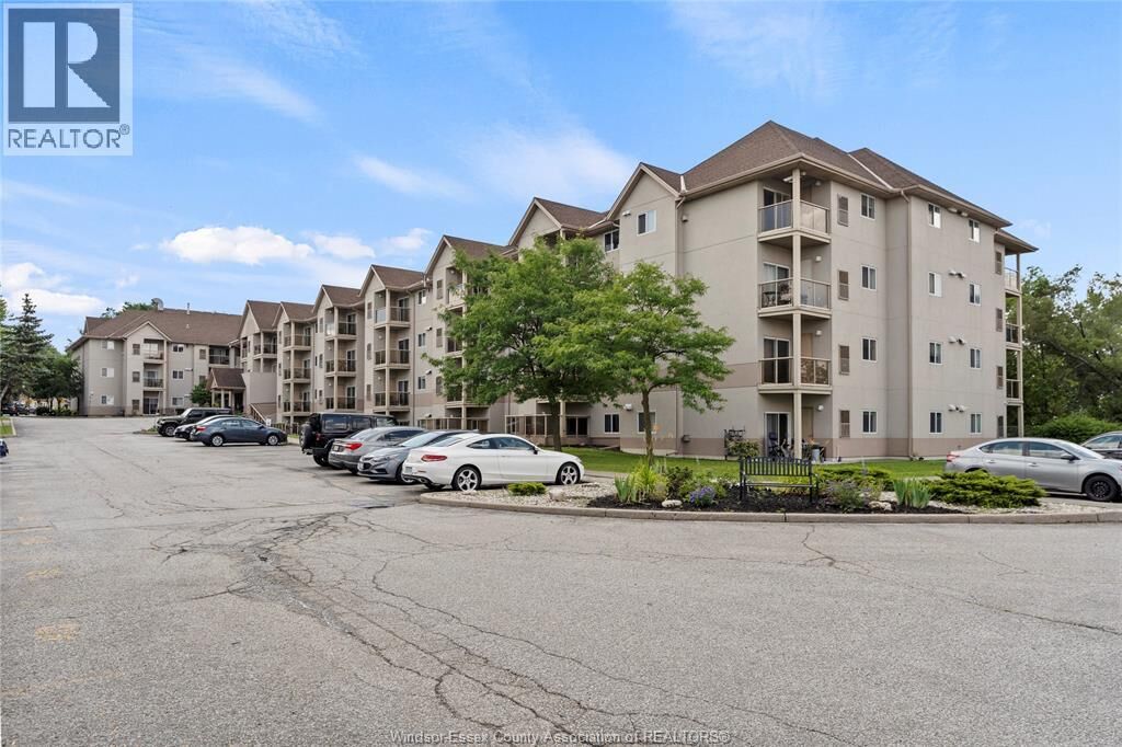 Property Photo: 3000 Sandwich Street 316 ON N9C 4G3