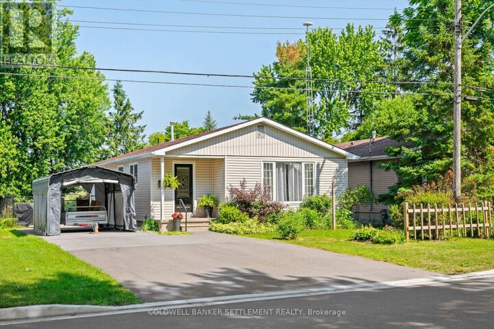 Property Photo:  85 Cockburn Street  ON K7H 2B7 