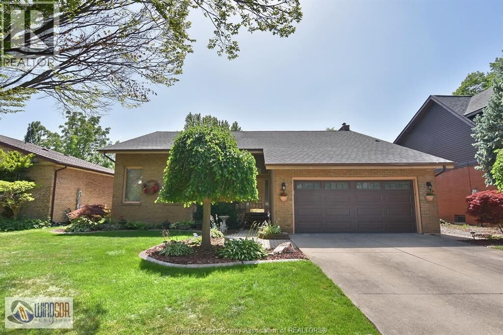 Property Photo: 3915 Villa Borghese Drive ON N9G 2K3