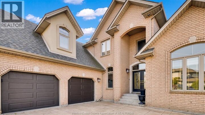 Property Photo:  380 Shoreview Circle  ON N8P 1M7 