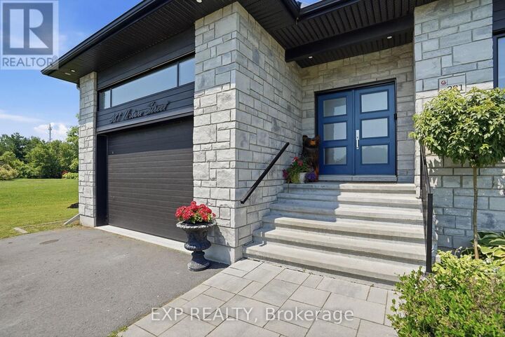 Property Photo: 281 Nature Street ON K0A 1M0