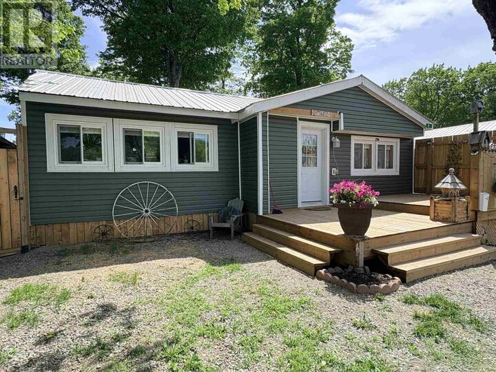 Property Photo: 8 Wildwood Dr ON P6A 5K7