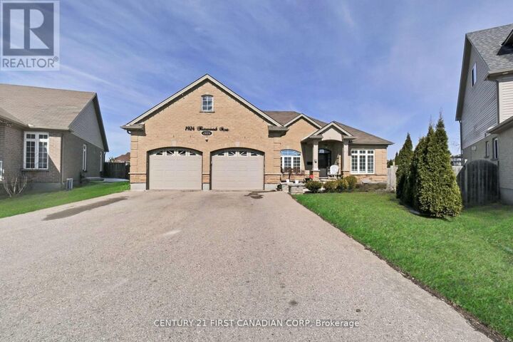 Property Photo:  1924 Foxwood Avenue  ON N6G 0C5 